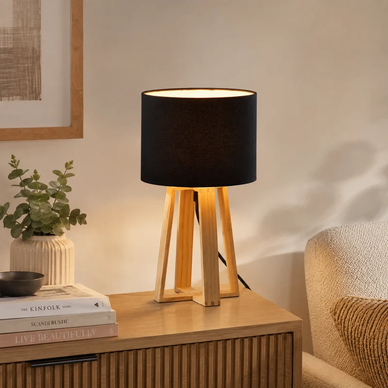 Lampada da tavolo in pino e cotone nero H34,5 cm – Molu