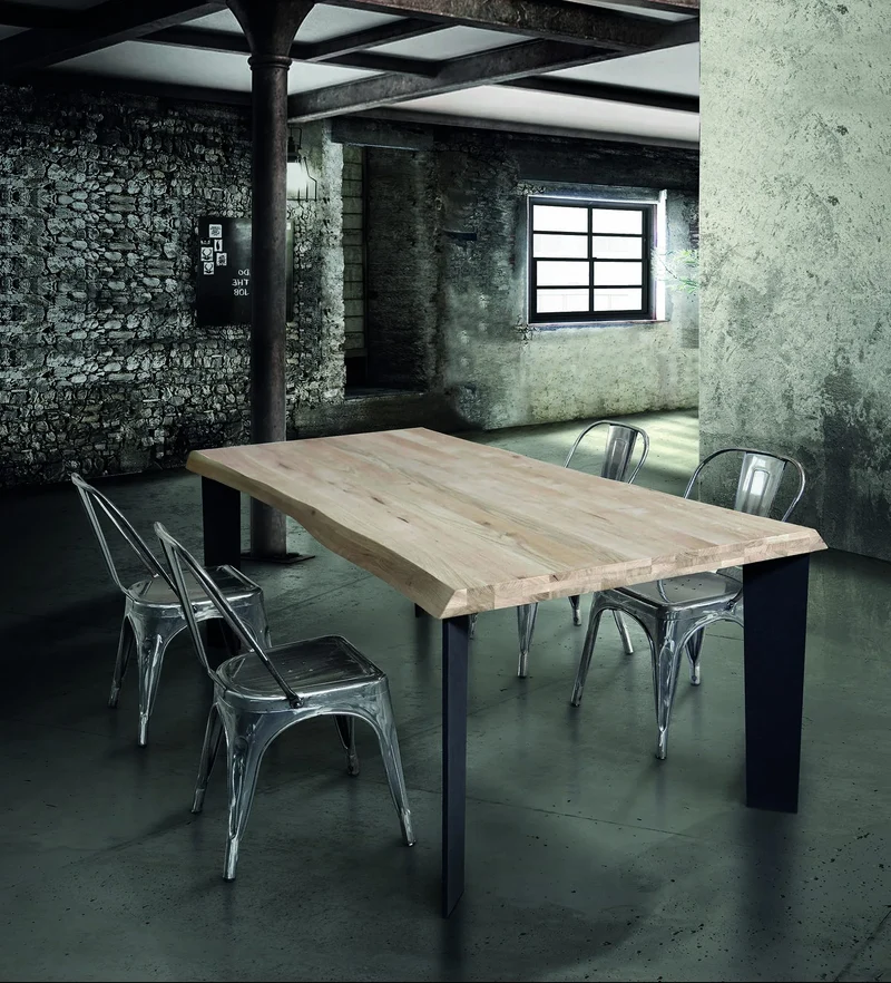 Tavolo COMO – Legno Massello 6 cm e Struttura in Metallo Nero