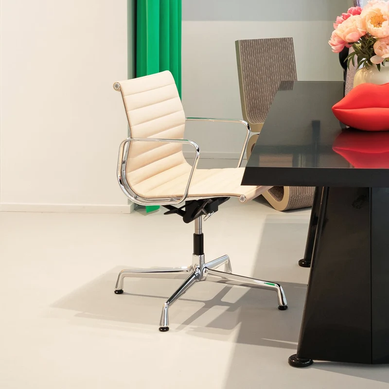Sedia Aluminium EA 131