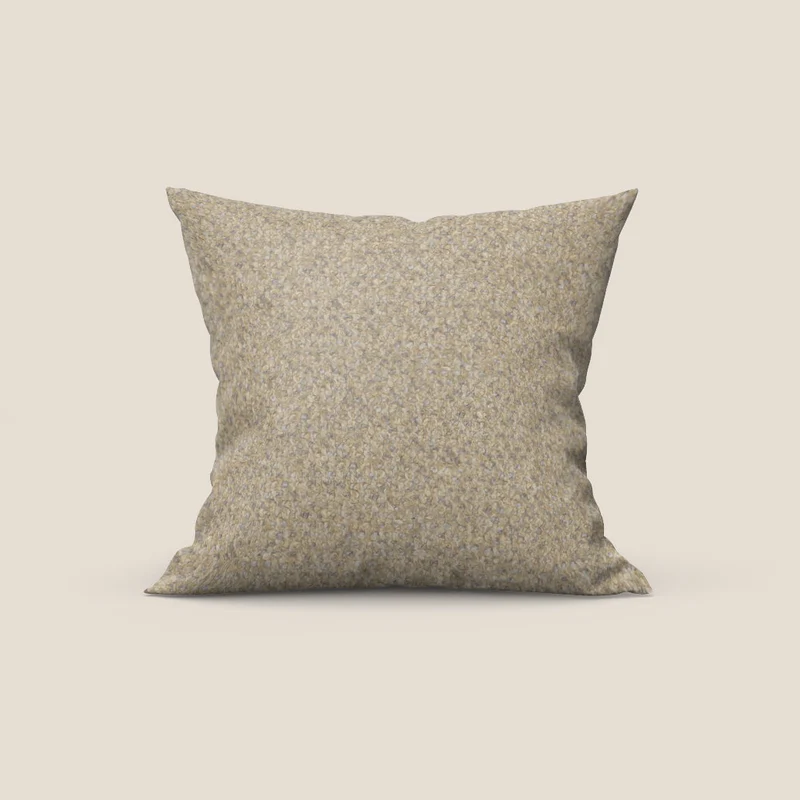 Sonic cuscino disponibile in diversi colori realizzato in pregiato bouclé smacchiabile T12 beige