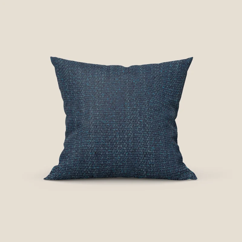 Levante cuscino disponibile in diversi colori in pregiato bouclé riciclato fresco dalla trama melangiata smacchiabile T16 blu