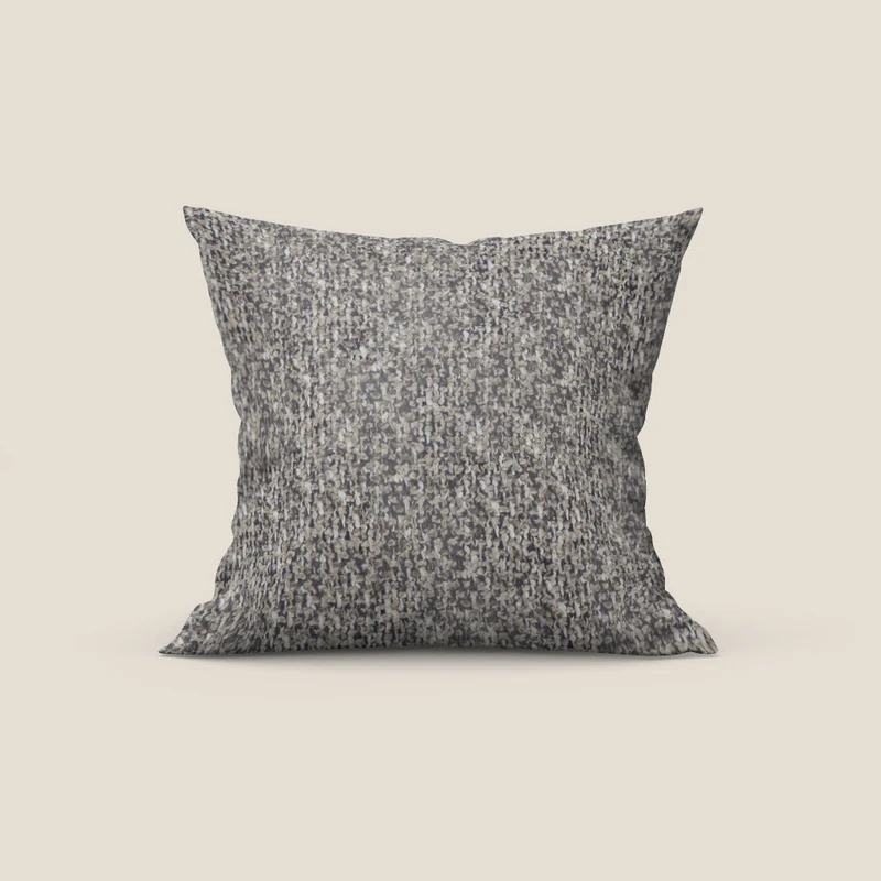 Sonic cuscino disponibile in diversi colori realizzato in pregiato bouclé smacchiabile T12 talpa