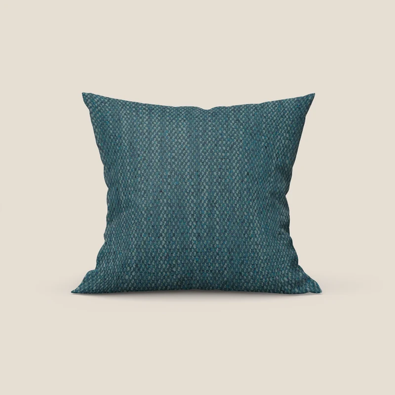 Levante cuscino disponibile in diversi colori in pregiato bouclé riciclato fresco dalla trama melangiata smacchiabile T16 azzurro