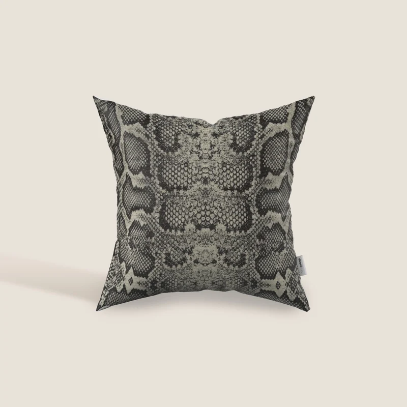 Wild cuscino in collezione Wild in microfibra impermeabile serpente grigio scuro