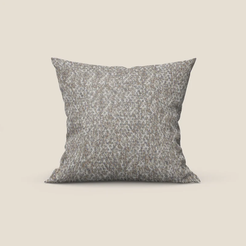 Sonic cuscino disponibile in diversi colori realizzato in pregiato bouclé smacchiabile T12 tortora