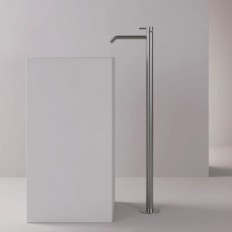 SINED Doccia freestanding per lavandini e vasche acciaio inox 316L colore inox modello DOCCIA-CALASETTA-INOX