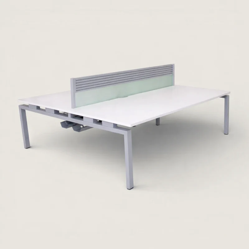 Senator Banco da lavoro a due vie - Postazione di lavoro 1600 mm x 1600 mm con schermi - Ricondizionato