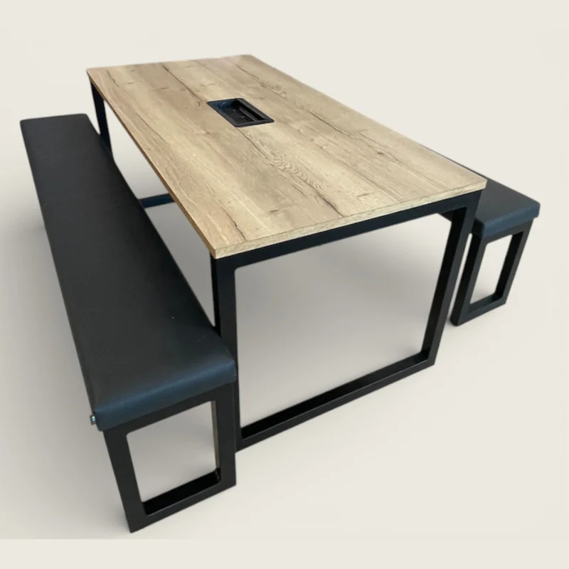 Nuovo gruppo di design: panca Frank con tavolo centrale - Ristrutturata